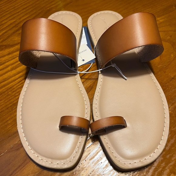 NWT Universal Thread Juno Sandals  Size 9 - Picture 2 of 5